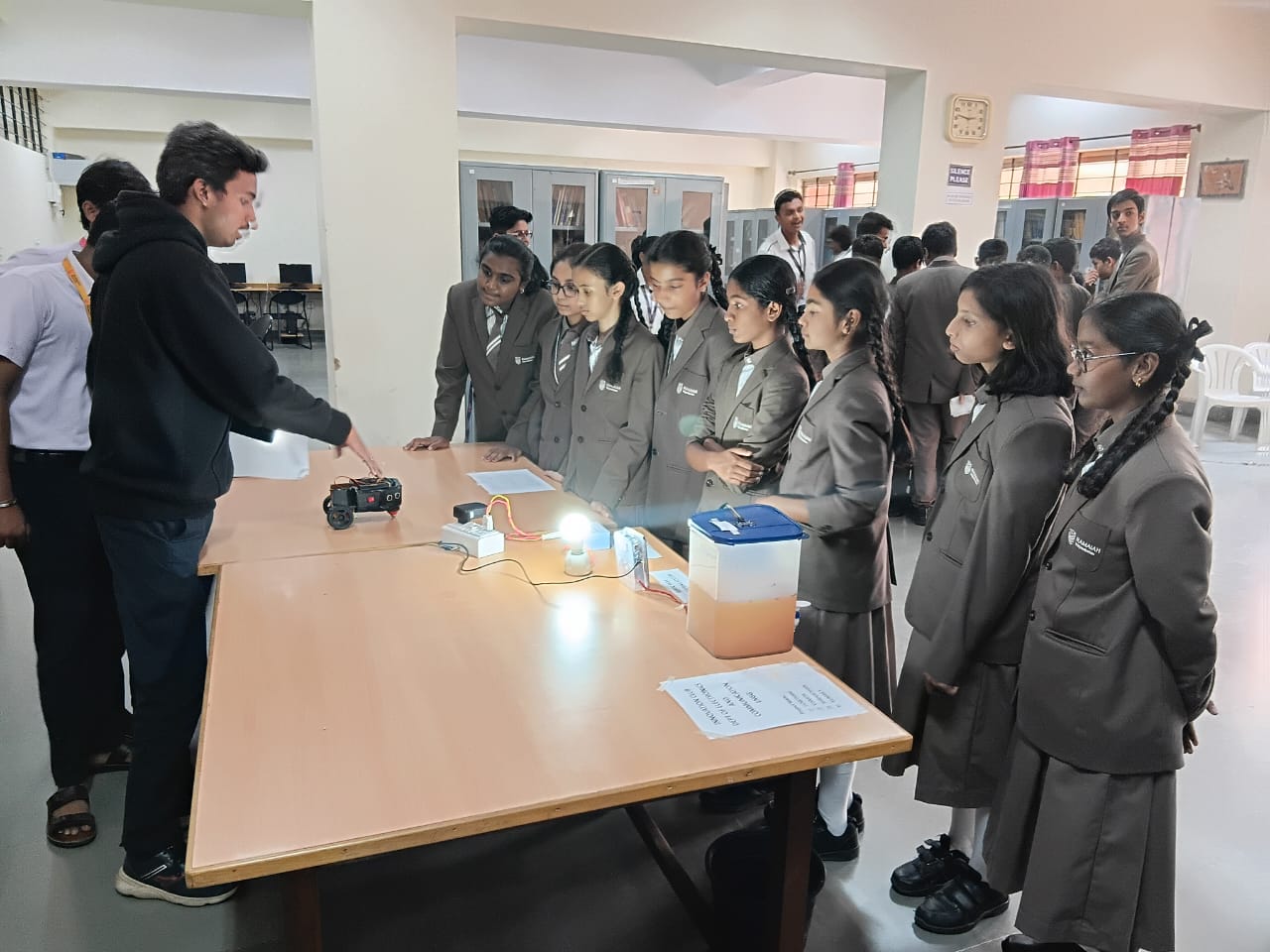 Vidya Niketan students visit the exhibition